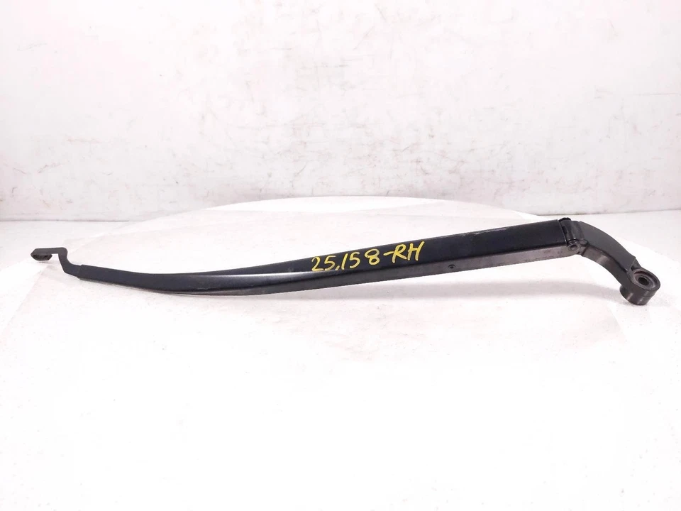 Brazo limpiaparabrisas pasajero derecho Toyota Highlander 2014-2019 85211-0E050 Foto 3 de 4