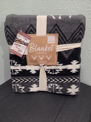 NWT PAD Concept Winter Chalet Blanket Throw Deer Geometric Gray Black Reversible