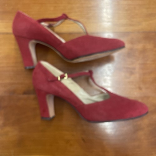 Amazing Raspberry Suede Vintage Heels - Picture 3 of 12
