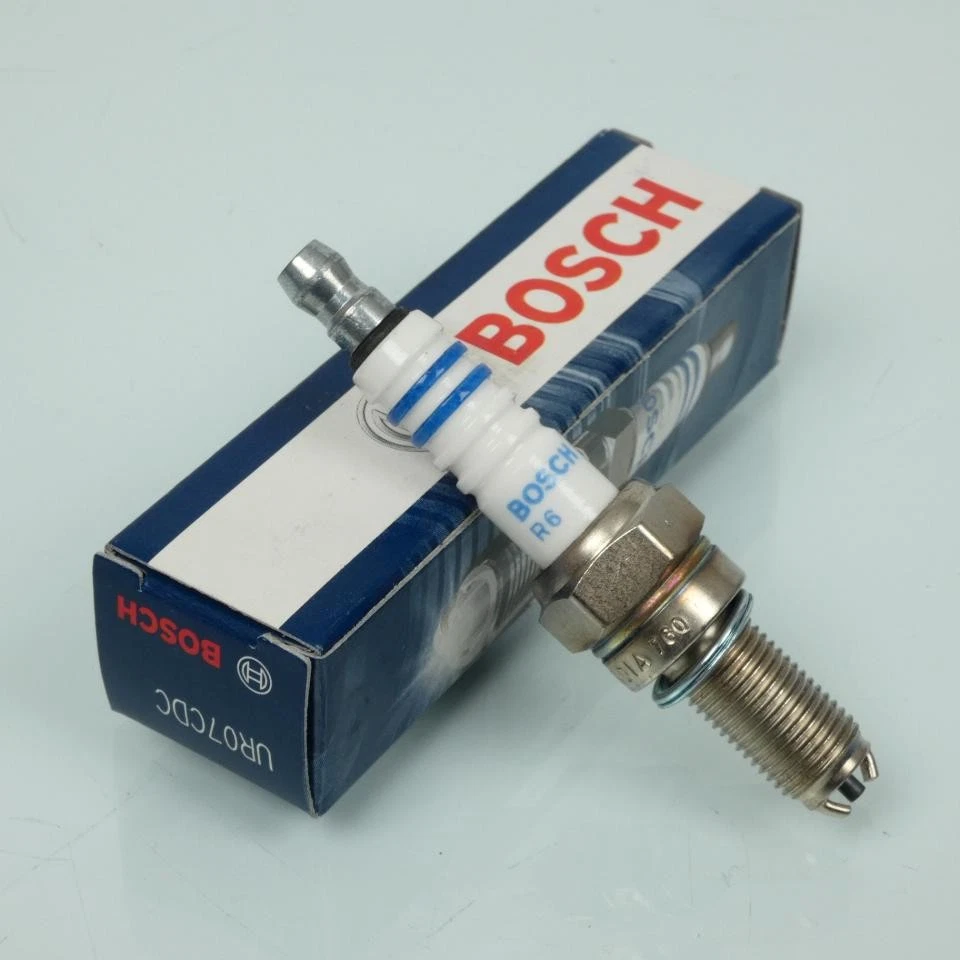 Bougie d'allumage Bosch pour Moto Yamaha 600 XJ6 2009 à 2012 Neuf - Photo 1/1