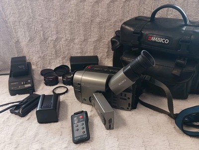 Sony CCD-TRV11 Digital Handycam Video Camera Recorder +Accessories Tested/Works!