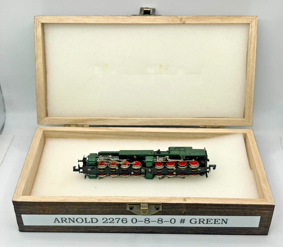 N Scale Arnold 2276 0-8-8-0 Green Locomotive Custom Wood Case (A) - Image 3 of 4