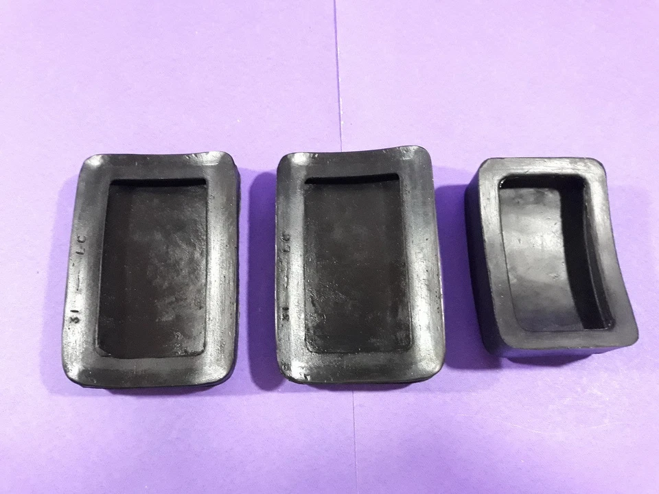 EARLY TOYOTA LAND CRUISER FJ40 FJ45 BJ40 CLUTCH BRAKE ACCELERATOR PEDAL PAD SET Foto 3 de 3