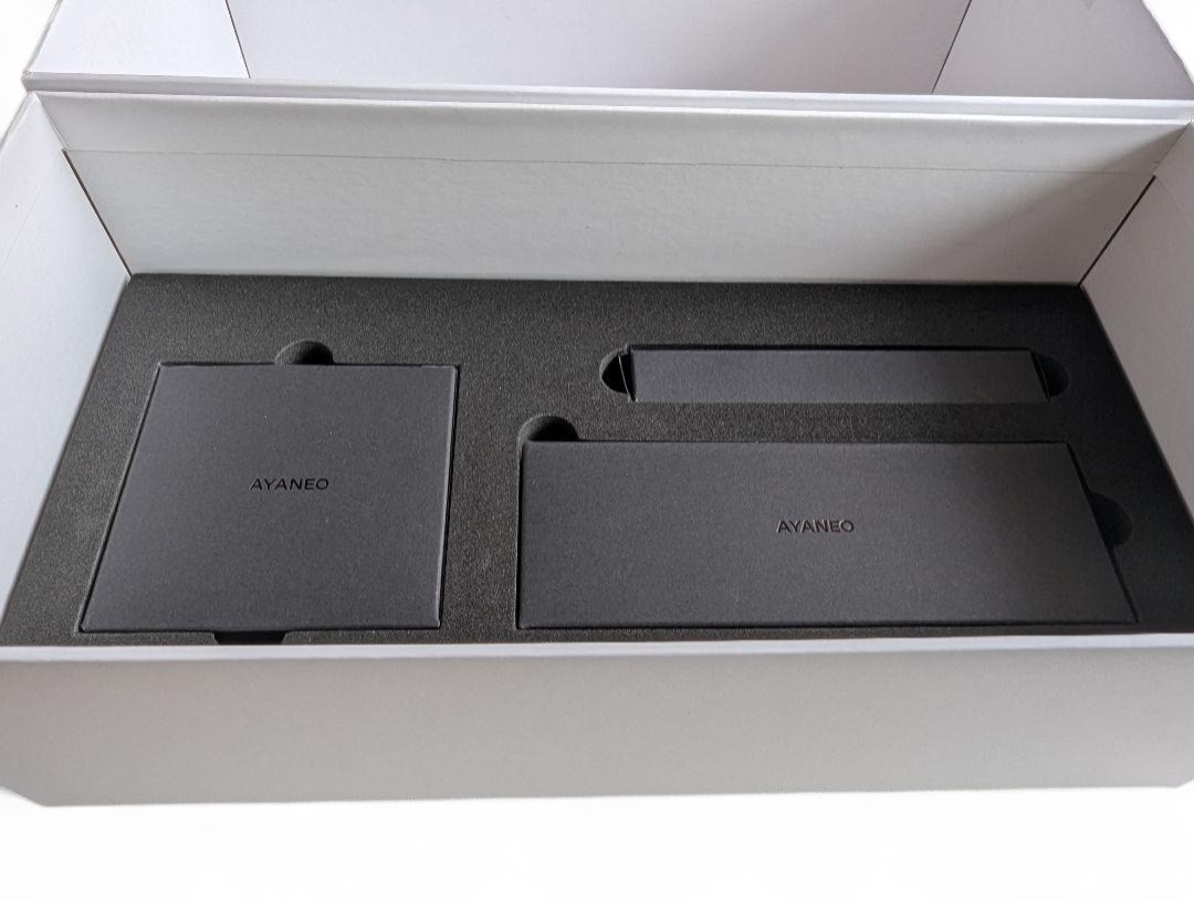 AYANEO 2S Handheld Gaming PC Ryzen 7 8840U 32GB RAM 2TB SSD Starry