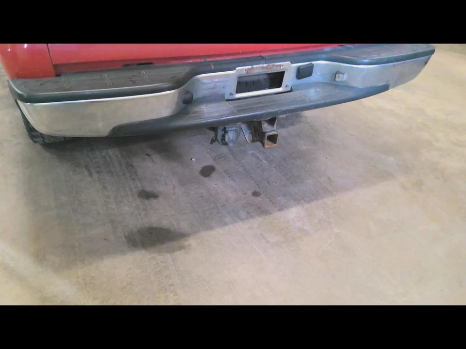 Used Rear Bumper Assembly Rear fits: 2006 Chevrolet Silverado 1500 pickup step b Foto 3 de 4