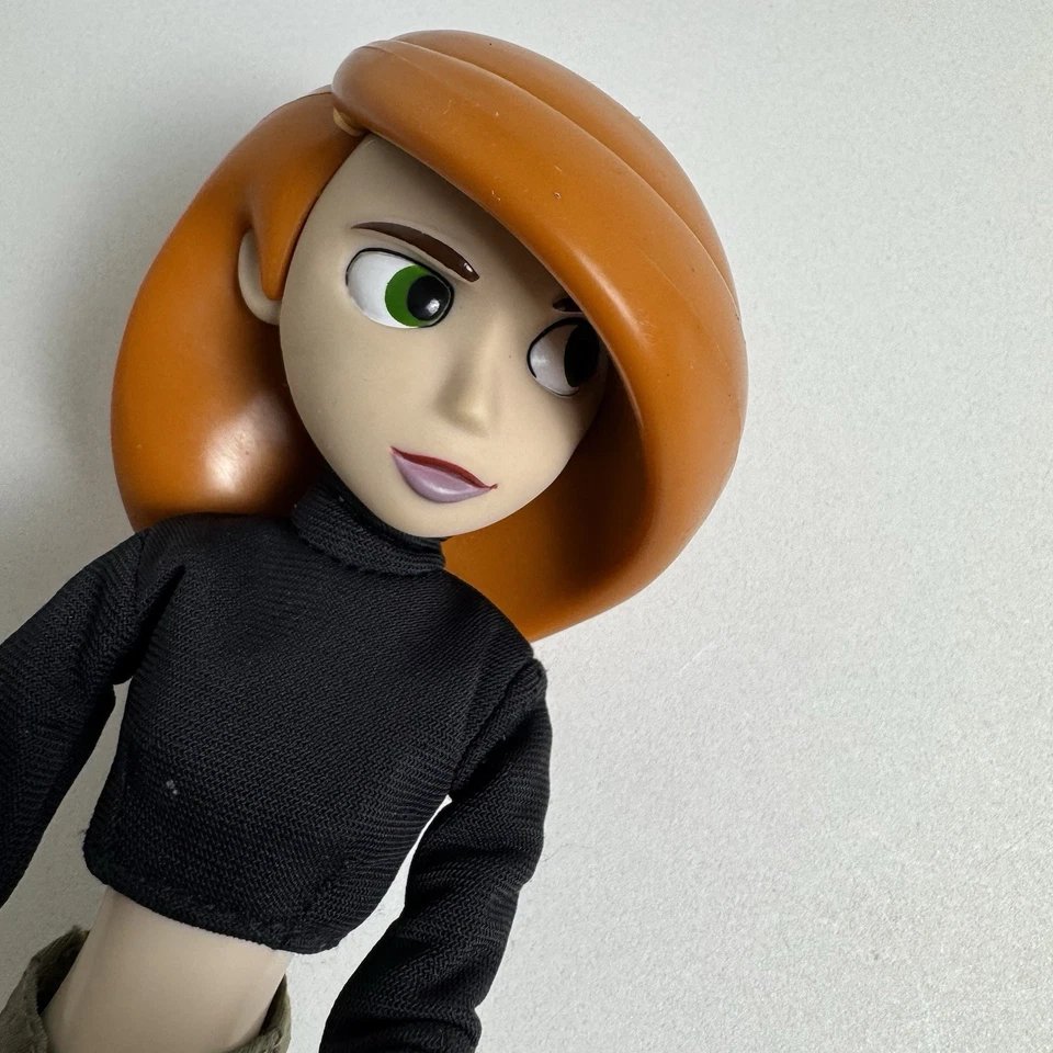 Muñeca Posable Disney Kim Possible Mission Ready Con Ropa y Manos Magnéticas Foto 3 de 4