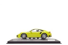 Minichamps 1:43 Porsche 911 Turbo S (991) in Light Green