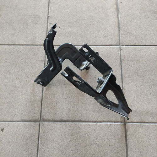 Audi A8 4E ABS Steuergerät Pumpe Halterung 4E0614119N