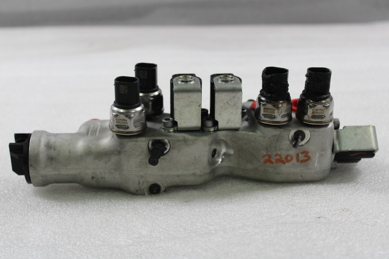 McLaren 720S, Suspension Valve Block, Burn Dmg, Used, P/N 14B0276CP