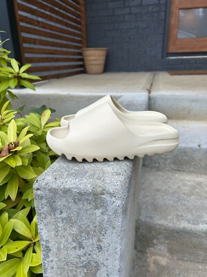 Yeezy Slides, Bone, Men's Size 8