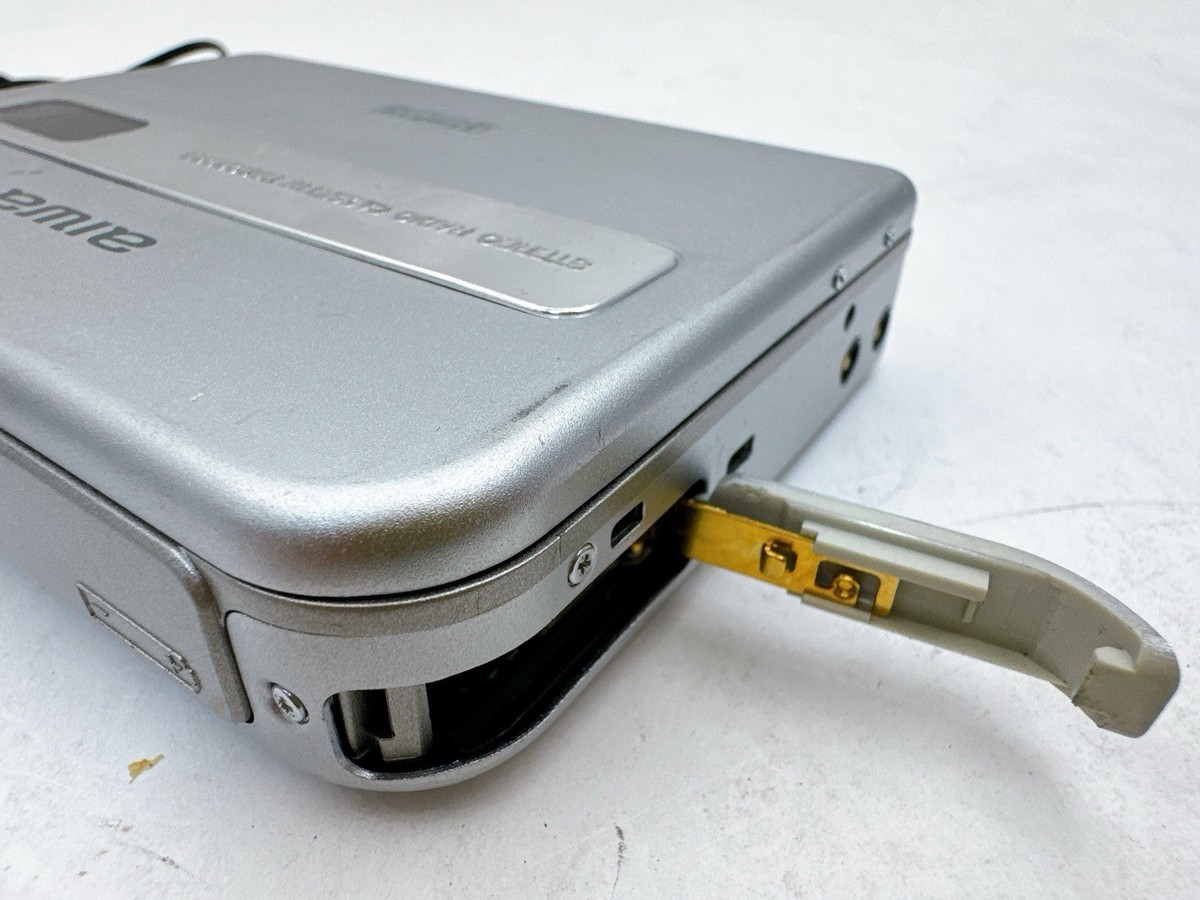 AIWA HS-JX970 Cassette Recorder Radio Vintage Japan AM FM / Needs