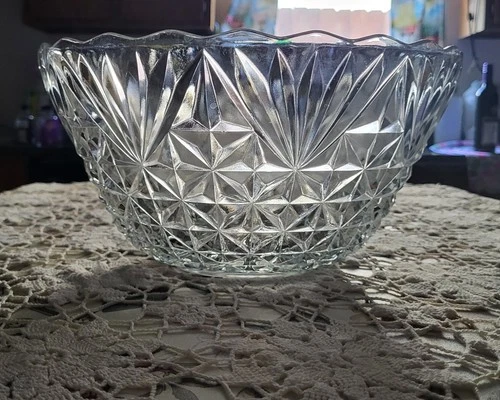 Vintage Large Anchor Hocking Vintage punch bowl 12" dia, rare find! Beautiful!