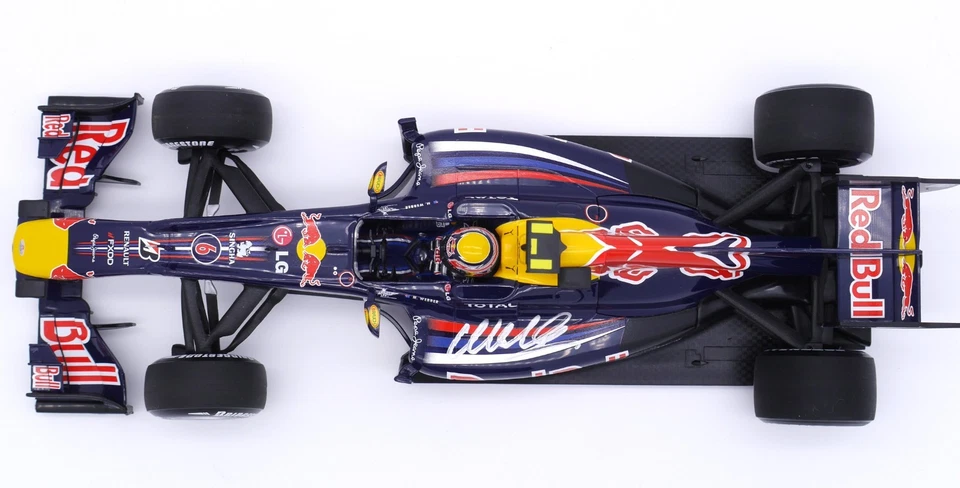 MINICHAMPS RED BULL RENAULT RB6 M.WEBBER НАДПИСЬ 2010 1-18 МАСШТАБ F1 - Изображение 3 из 4