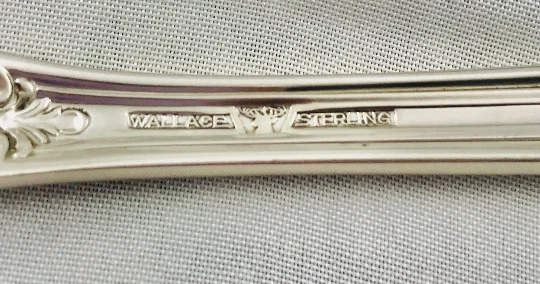 Tenedor de almuerzo Sir Christopher de Wallace Sterling-7 1/4" Foto 2 de 4