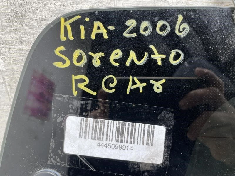 Kia Sorento LX 2006 puerta trasera vidrio OEM+ Foto 2 de 4