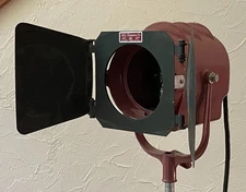 Mole Richardson Type 2351 200w Midget Solar Spot with barn doors          (RG15)