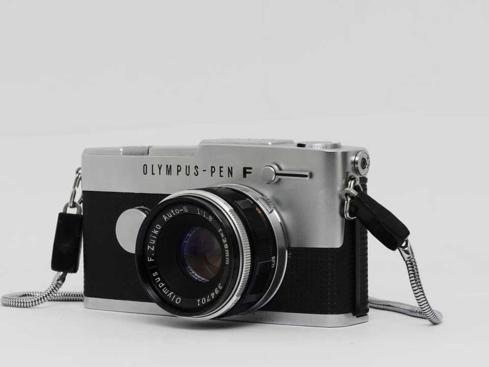 Olympus Pen FT Halbformatkamera mit 38 mm f/1,8 Objektiv - Bild 4 von 4