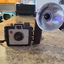 Kodak Brownie Holiday Flash Camera Kodet Lens w/ Flash Unit Attachment Brown