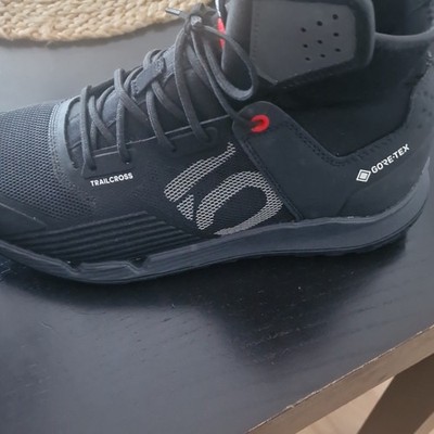 Five Ten Trailcross Herren Sneaker GORE-TEX Mid Top Schnürung Schwarz 42 2/3