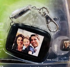 Insignia Digital Photo Keychain 1.8" LCD Frame Slideshow Viewer 40 Pics Gift