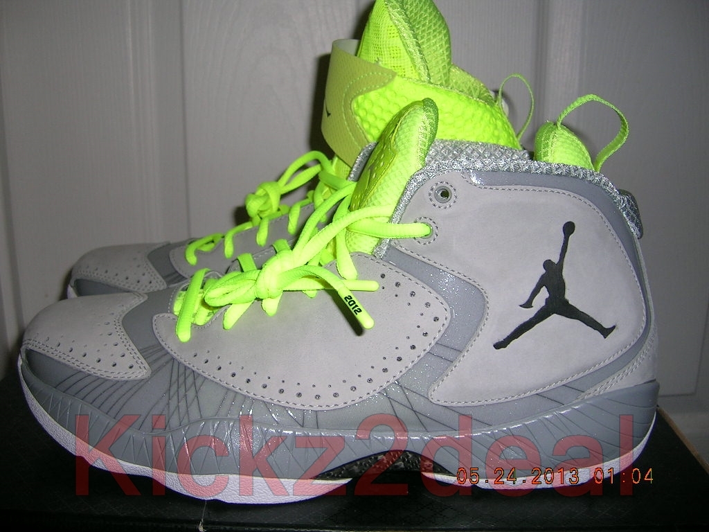 RARE AIR JORDAN 2012 DELUXE PACK SZ 10 - 12 Grey/Lime Green RARE AIR JORDAN 2012 DELUXE PACK SZ 10 - 12 Grey/Lime Green