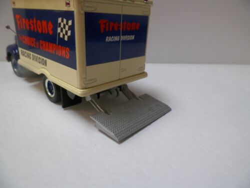1994 First Gear- Replica 1953 Ford- Firestone Racing Division 1/24 - Picture 5 of 5
