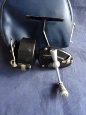 GOOD LIGHTLY USED EARLY 3RD MODEL MITCHELL (300 SIZE) SPINNING REEL 1946/1949