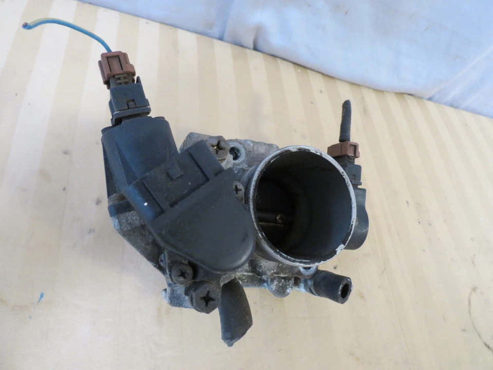 91 92 93-95 Mitsubishi Mighty Max Dodge RAM d50 2,4 L carrocería del acelerador de combustible TPS OEM Foto 4 de 4