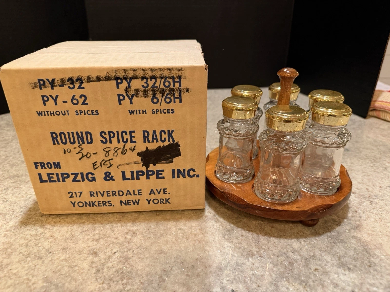 Vintage Round Wood Spice Rack 6 Clear Glass Jars American Maid Accessories