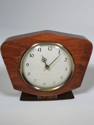 Westclox mid-century Vintage Mechanical wooden mantel clock For Repair Display