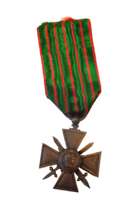 Medal, decoration: Croix De Guerre 1914 - 1918 with its ribbon.