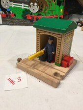 CONDUCTOR SHED 5 Thomas The Train Gullane 2001 Wooden Railway Gate  3 