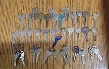 Lot of 37 Vintage House and Lock Keys Brass Steel Aluminum Jewelry Steampunk