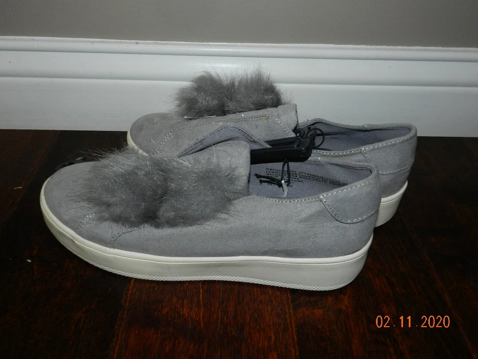 *Faded Glory Women's POM TWIN SUEDE LIKE SNEAKER SHOE CASUAL Gray, Size 10 - Image 2 of 3