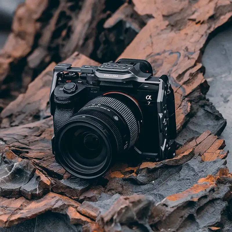 Falcam Quick Release Full Camera Cage V2 2824A F22 F38 F50 For Sony A7 IV A7M4 - Image 2 of 4