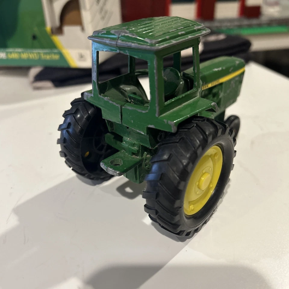 John Deere 4430 1:32 Ertl 1972ish (sin caja) astillas de pintura también Foto 3 de 4