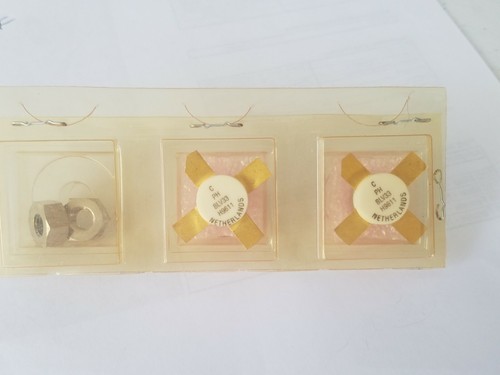 1 piece BLV33 RF Power Transistor Original Philips Brand with mounting nuts - 第 1/2 張圖片