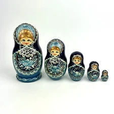 Vtg Matryoshka Russian Wood Nesting Dolls Hand Painted Signed 5 Piece 6.5" Tall