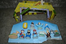 RARE Zany Brainy Child's First Nativity Play Set 11 pc Vinyl Figures  Manger