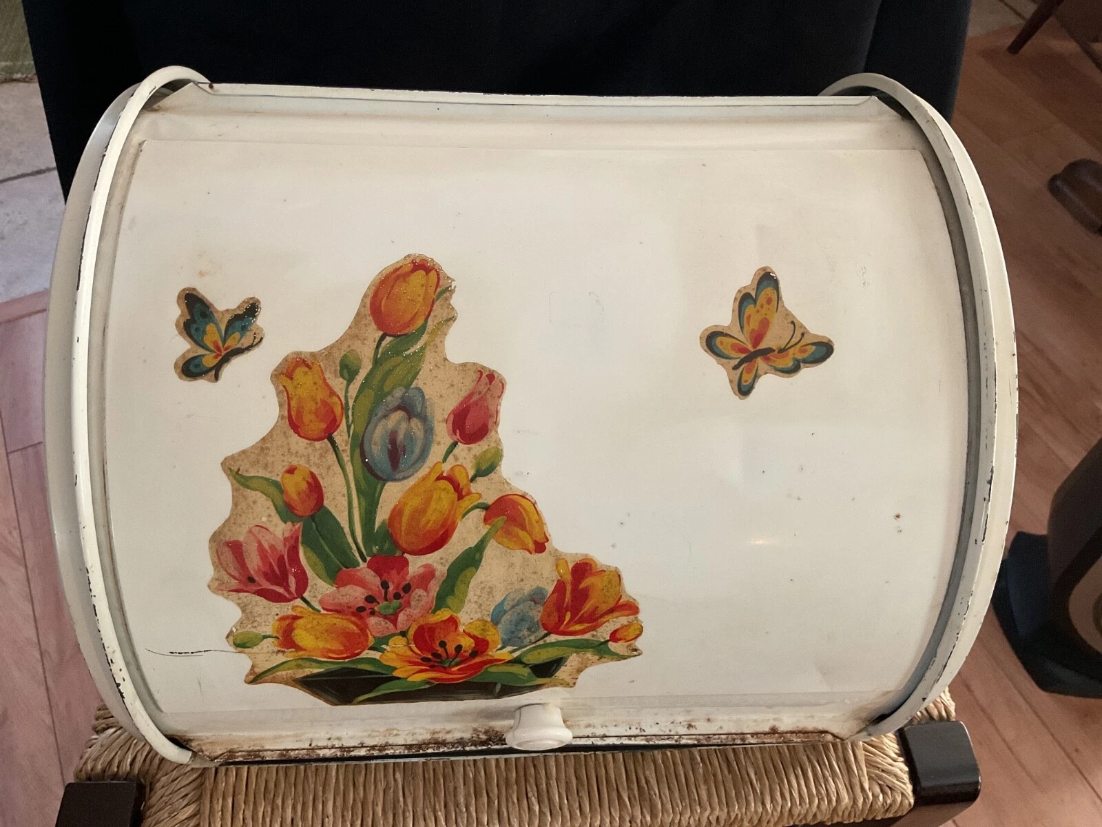 VINTAGE 1950’S METAL ROLL TOP BREAD BOX DECAL FLOWERS
Opens in a new window or tab