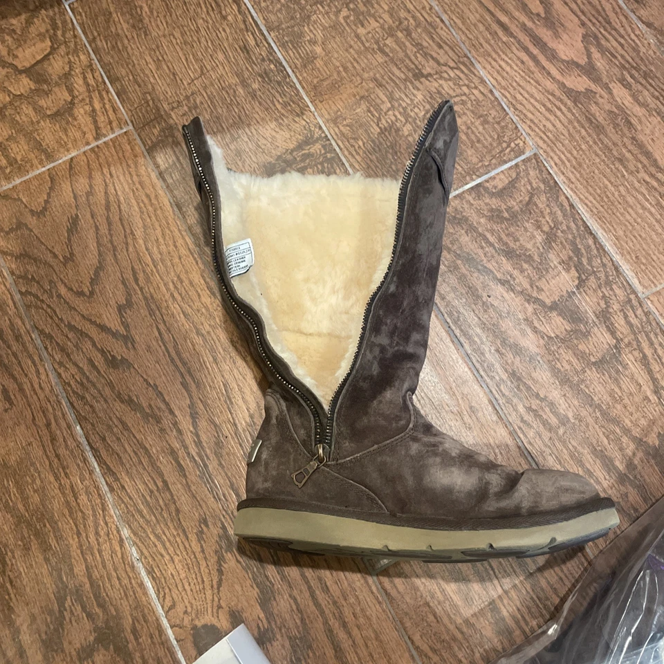 Botas Altas UGG Marrón Talla 7 Mujer Gamuza Genuinas Usadas en Excelente Condición Sherpa Cargo Clásicas Foto 2 de 4