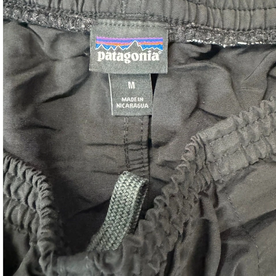 Patagonia Men's Baggies Shorts Size Medium Black 5" Inseam - Image 4 of 4