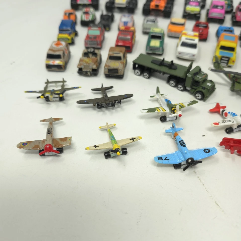 Lote De 88 Micro Máquinas De Colección Coches Camiones SUV Furgoneta Barcos Aviones Galoob Foto 2 de 4