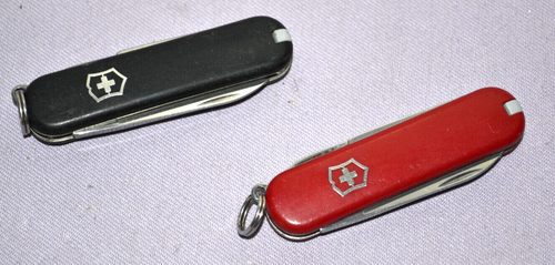 Lot of 2 Victorinox Swiss Army Red & Black Small Multi-Tools Pocket Knife~~Great - Picture 2 of 9