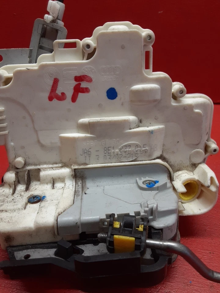 Conjunto de cerradura de pestillo de puerta del conductor delantero izquierdo Audi A4 Quattro S4 RS4 2005-2008 Foto 2 de 4