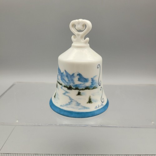 1980 Porcelain Christmas Bell Snowscape Hand Painted By D Smith - Mollie - Bild 1 von 10