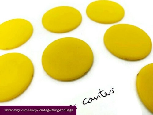 10 YELLOW 32mm vintage games counters, Tiddlywinks, Games tokens, poker chips - Picture 2 of 2
