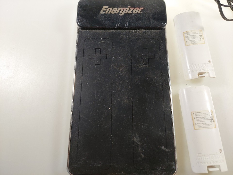 Energizer PL7581 2X OEM Induction Battery Charging System for Wii