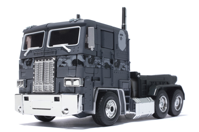 アメコミ Takara Tomy - TRANSFORMERS MP-10K CONVOY BAPE(R) BLACK Takara Tomy - Masterpiece MP-10K CONVOY (BAPE Black Camo