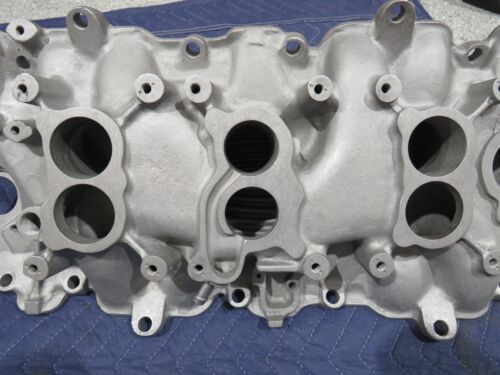 L68 69 C3 Corvette TriPower Oval Port Intake Manifold for L68/400HP-GM #3937795 - Foto 4 di 9